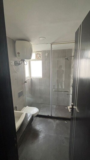 Bathroom in 3.5 BHK Apartment at Microtek Greenburg, Sector 86 – for Rent