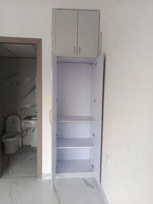 Bathroom in 2.5 BHK Builder Floor at Smart World Orchard, Sector 61 – for Sale
