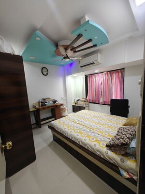Bedroom in 2 BHK Apartment at Mahaveer Tower, Worli – for Rent