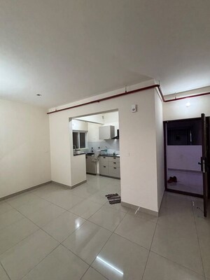 Room in 2 BHK Apartment at TVS Emerald Jardin, Singasandra – for Rent