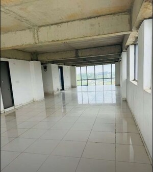  Showroom – Exterior View View at Bariatu - for Rent