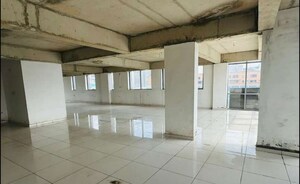  Showroom – Exterior View View at Bariatu - for Rent