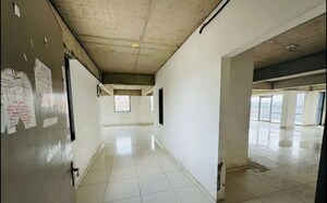  Showroom For Rent in Bariatu
