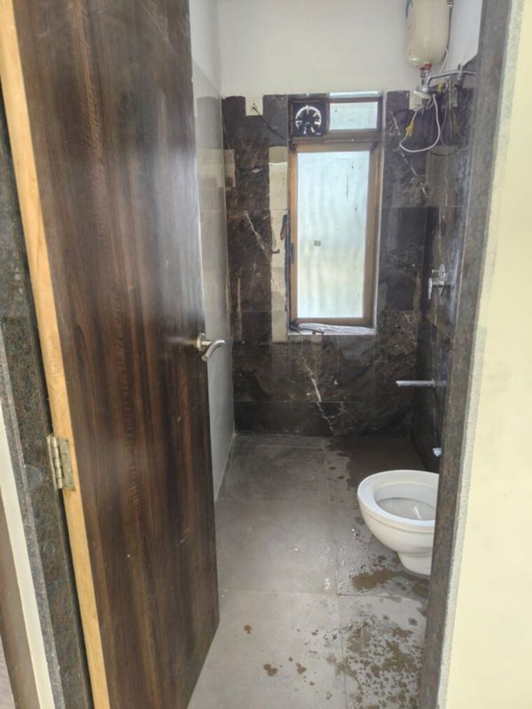 Bathroom, shapoorji-pallonji-bkc-28 2 Bedroom 712 Sq.Ft. Apartment In Bandra East Mumbai 10646747