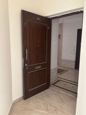 Room in 3 BHK Apartment at Hiranandani Gardens Eldora, Powai – for Rent