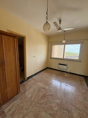 Room in 3 BHK Apartment at Hiranandani Gardens Eldora, Powai – for Rent