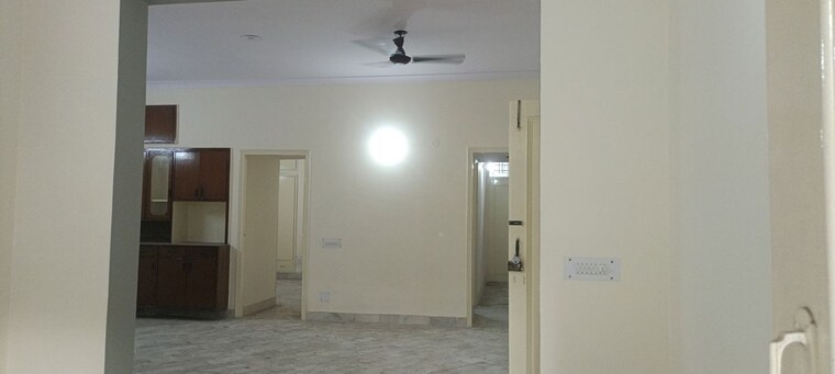 Room, sector 23 3 Bedroom 200 Sq.Ft. Villa In Sector 23 Noida 10646788