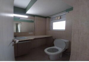 Bathroom in 3 BHK Apartment at DLF The Skycourt, Sector 86 – for Sale