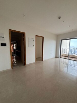 Room in 5 BHK Apartment at Lodha Bellagio, Powai – for Rent