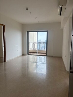Room in 5 BHK Apartment at Lodha Bellagio, Powai – for Rent
