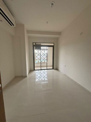 Room in 5 BHK Apartment at Lodha Bellagio, Powai – for Rent