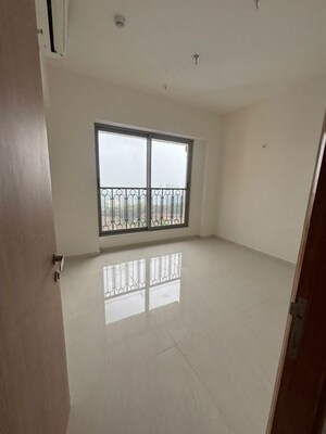 Room in 5 BHK Apartment at Lodha Bellagio, Powai – for Rent