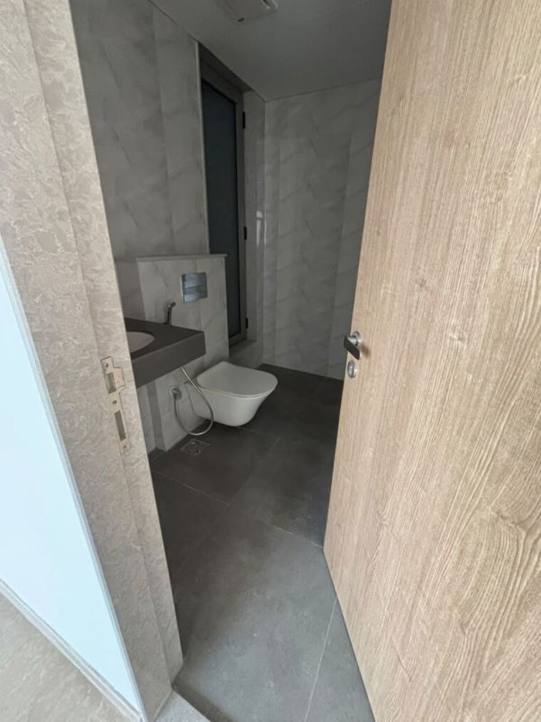 Bathroom, lodha-bellagio 5 Bedroom 2521 Sq.Ft. Apartment In Powai Mumbai 10646848