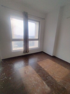 Room in 3 BHK Apartment at Mapsko Mount Ville, Sector 79 – for Rent
