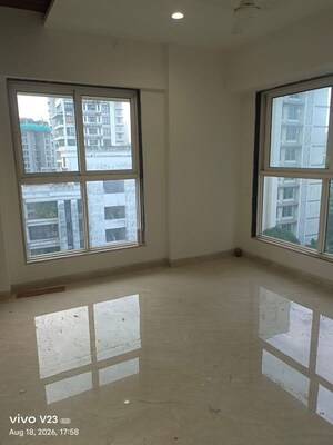 Room in 3 BHK Apartment at Piramal Mahalaxmi, Mahalaxmi – for Rent