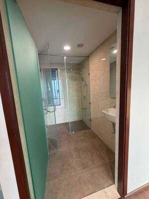 Building Lobby in 3 BHK Apartment at Piramal Mahalaxmi, Mahalaxmi – for Rent