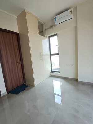 Room in 1 BHK Apartment at Sheth Irene, Malad West – for Rent