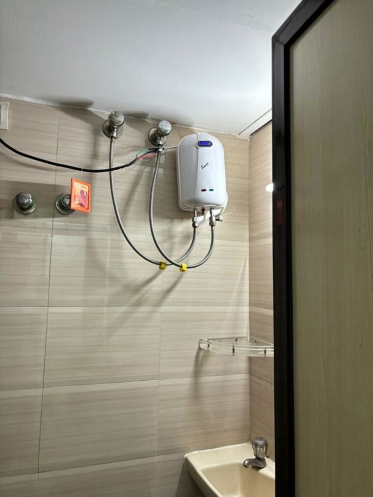 Bathroom, royal-palms 2 Bedroom 842 Sq.Ft. Apartment In Goregaon East Mumbai 10646841