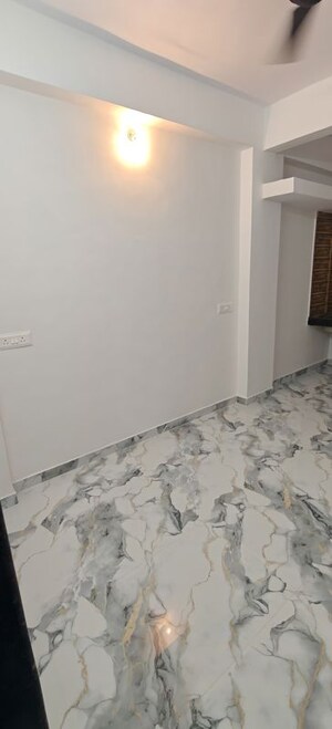 Room in Studio Independent House at Gokhalenagar – for Rent