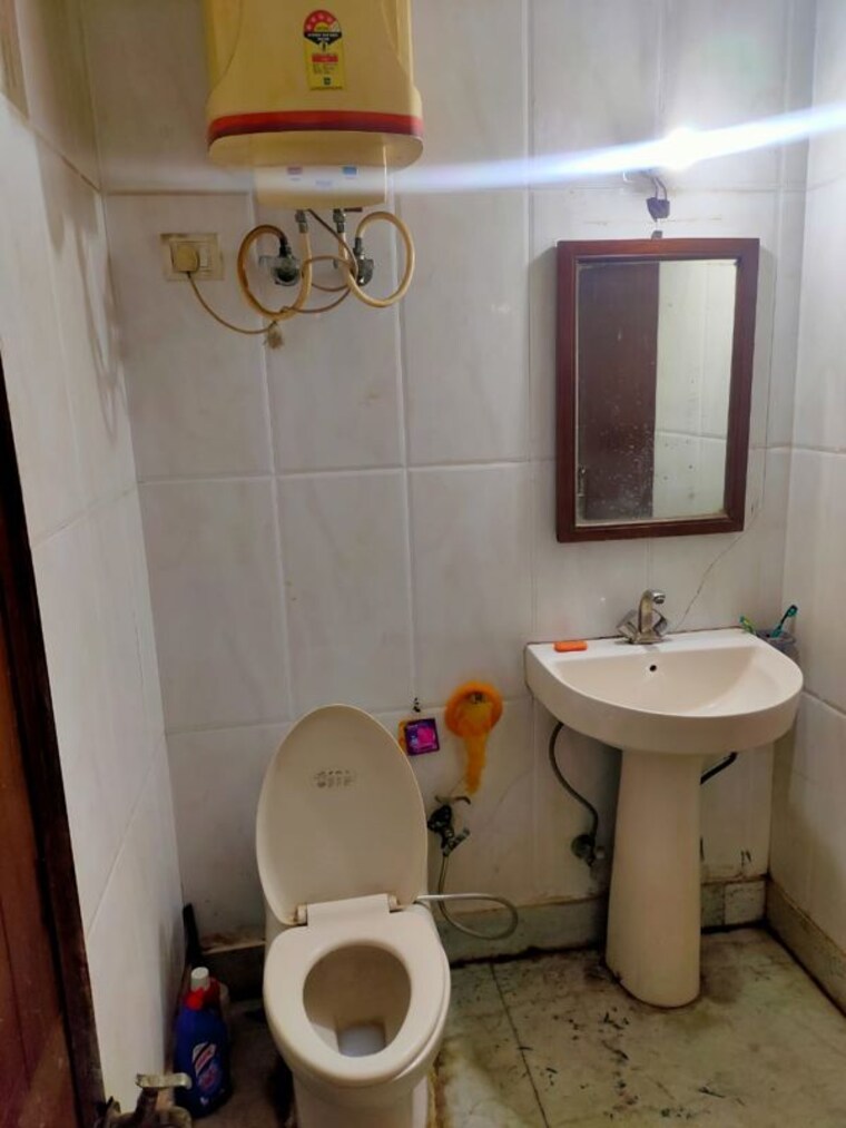 Bathroom, omkar-society-ghansoli 1 Bedroom 500 Sq.Ft. Apartment In Ghansoli Navi Mumbai 10646906