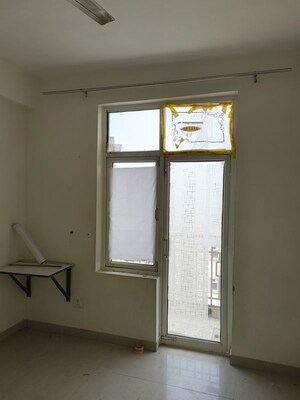 Room in 2 BHK Apartment at Shree Vardhman Mantra, Sector 67 – for Rent