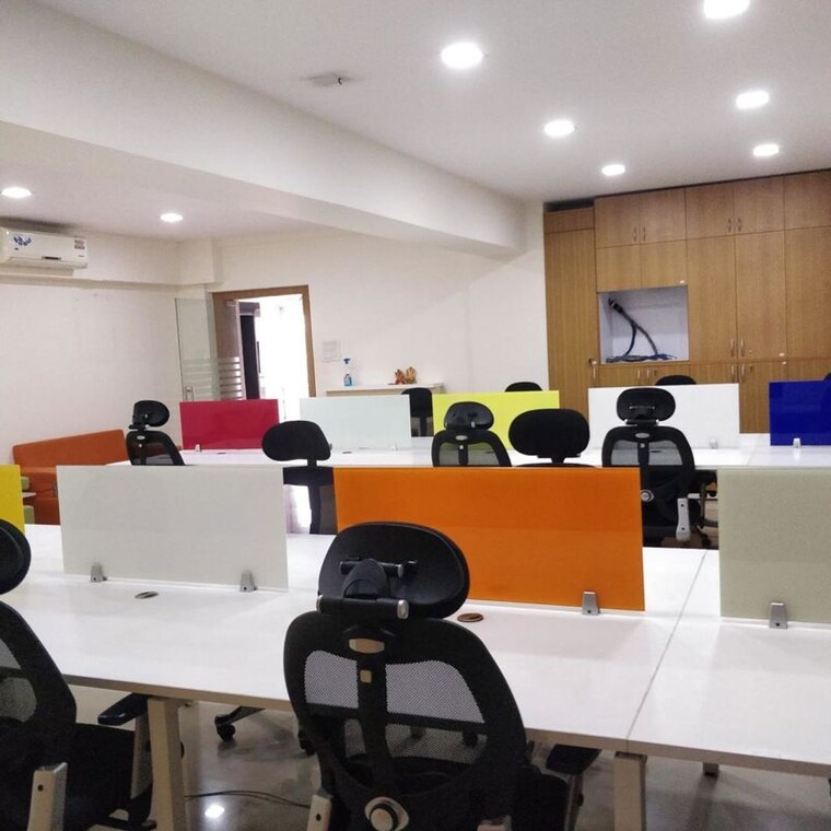 Team Area, vaibhav-chambers Commercial Office Space 900 Sq.Ft. In Bandra East Mumbai 10647019