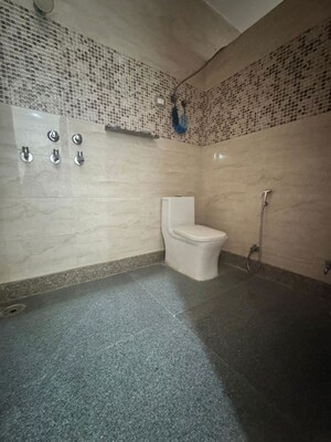 Bathroom in 2.5 BHK Builder Floor at Sector 9 – for Rent