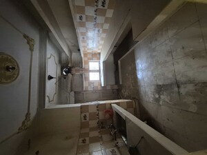 Kitchen in 3.5 BHK Apartment at Mayur Vihar – for Rent