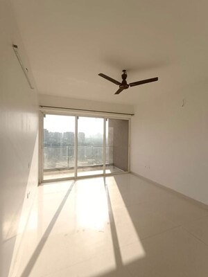 Room in 2 BHK Apartment at Akshar Alvario, Seawoods – for Rent