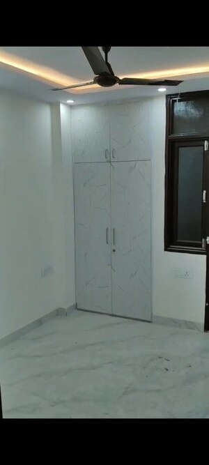Room in 3 BHK Builder Floor at Dashrath Puri – for Sale