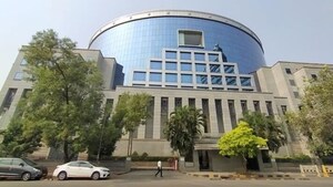  Office Space – Exterior View View at Kurla - for Rent