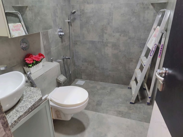 Bathroom, lower parel 2 Bedroom 970 Sq.Ft. Apartment In Lower Parel Mumbai 10647132