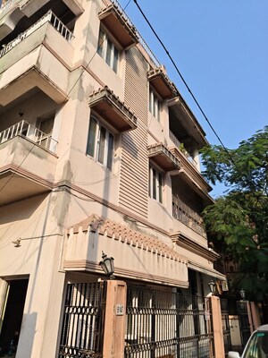  Apartment For Sale in Pragati Park