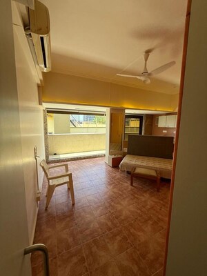 Room in 1 BHK Apartment at Pushpa Vihar CHS, Colaba – for Rent