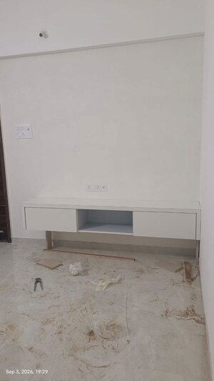 Room in 2 BHK Apartment at RR Lunkad 66 Avenue, Pimple Nilakh – for Rent