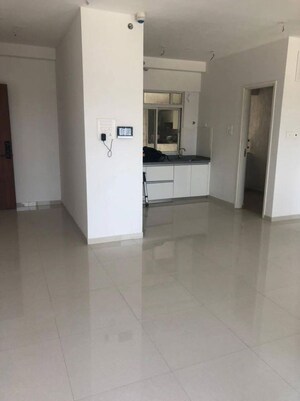 Room in 2 BHK Apartment at Godrej Elements, Hinjewadi – for Rent