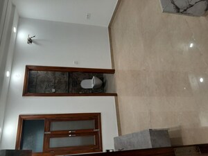 Furnished Amenities in 3 BHK Builder Floor at Rohini Sector 11 – for Sale
