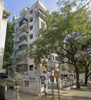  Apartment For Sale in Krishna Nagar