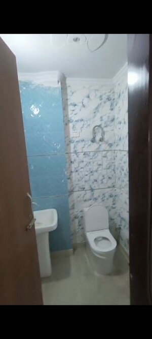 Bathroom in 2 BHK Builder Floor at Mahavir Enclave 1 – for Rent