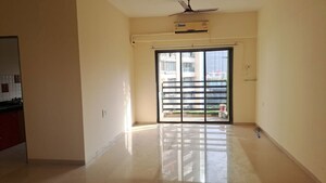 Room in 3 BHK Apartment at Ashar Residency, Pokhran Road No Two – for Rent