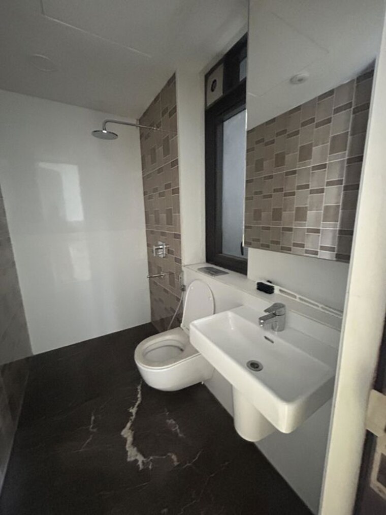 Bathroom, lodha-allura 2 Bedroom 880 Sq.Ft. Apartment In Worli Mumbai 10647161