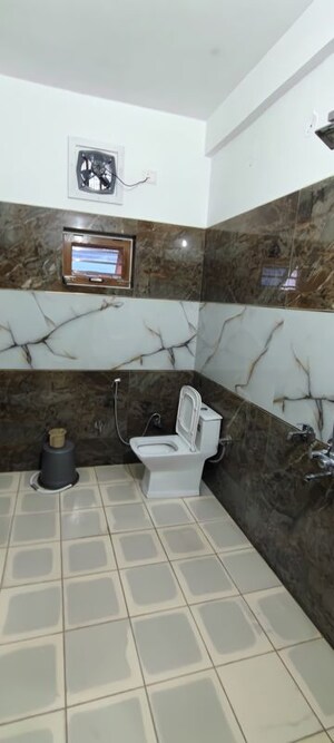 Team Area in 2 BHK Builder Floor at Sinaula – for Sale
