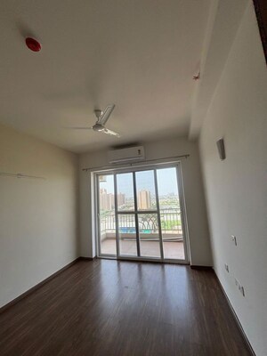 Room in 2.5 BHK Apartment at The Center Court, Sector 88a – for Rent