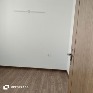 Room in 2.5 BHK Apartment at The Center Court, Sector 88a – for Rent