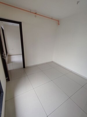Room in 1 BHK Apartment at Chandak 34 Park Estate, Goregaon West – for Rent