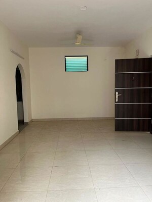 Room in 3 BHK Builder Floor at Richmond Town – for Rent