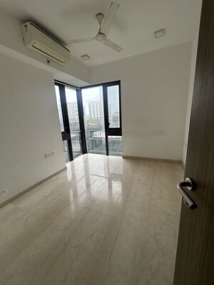 Room in 3 BHK Apartment at Lodha Parkside, Worli – for Sale