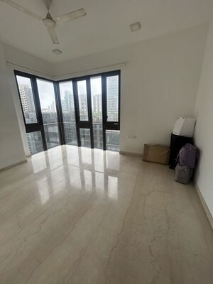 Room in 3 BHK Apartment at Lodha Parkside, Worli – for Sale