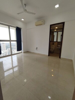 Room in 3 BHK Apartment at Lodha Venezia, Parel – for Rent