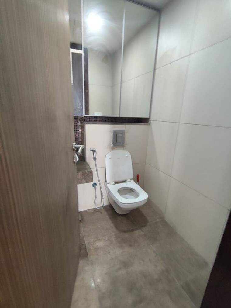 Bathroom, lodha-venezia 3 Bedroom 1098 Sq.Ft. Apartment In Parel Mumbai 10647353